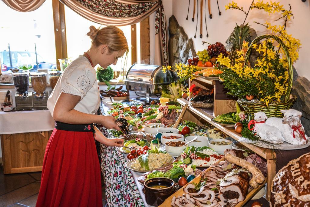 Hotel Burkaty Бялка-Татшаньска Экстерьер фото