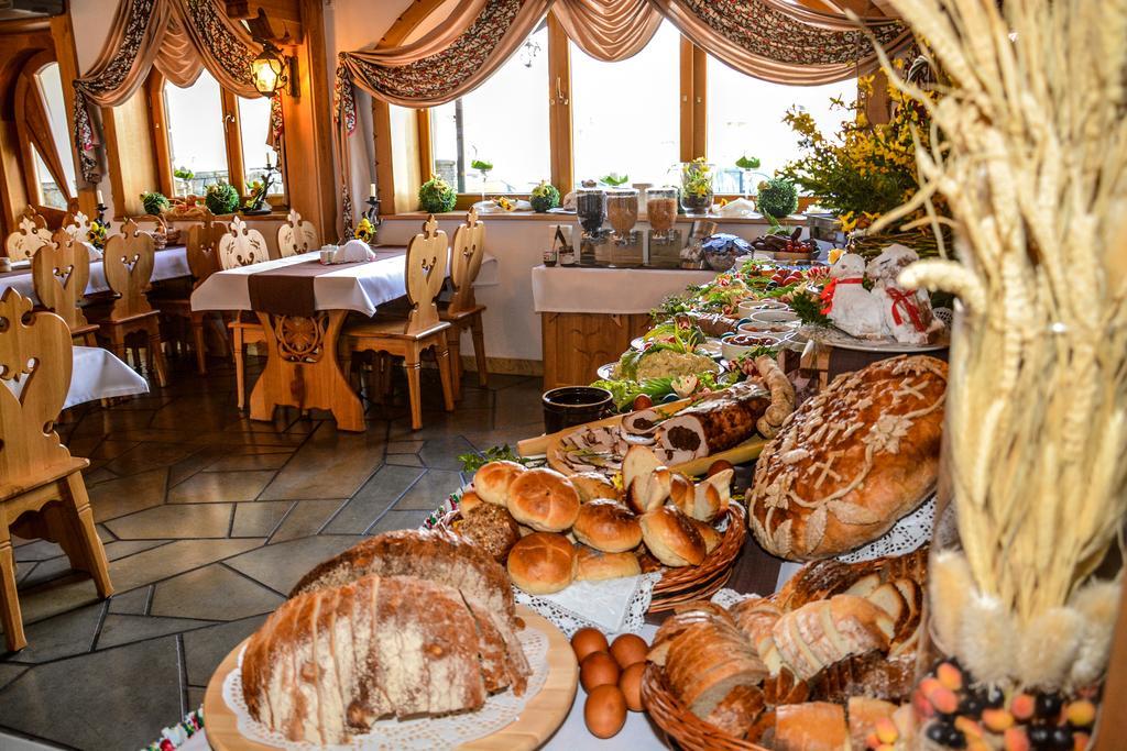 Hotel Burkaty Бялка-Татшаньска Экстерьер фото