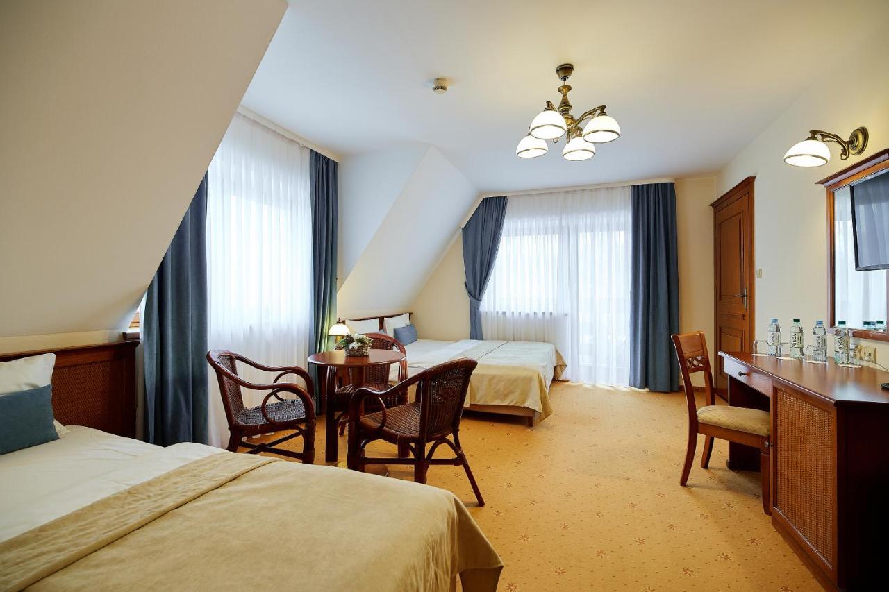 Hotel Burkaty Бялка-Татшаньска Экстерьер фото