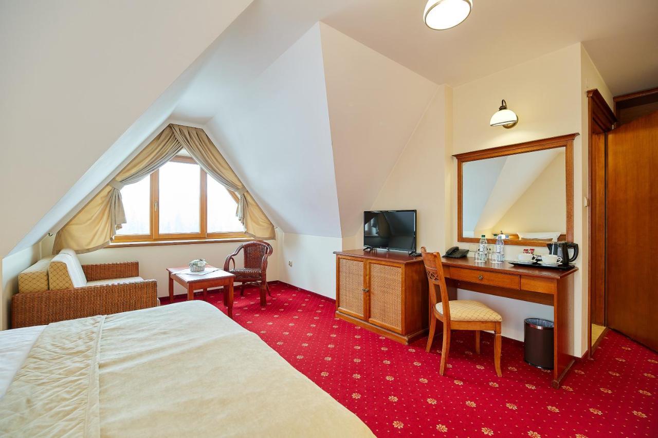 Hotel Burkaty Бялка-Татшаньска Экстерьер фото