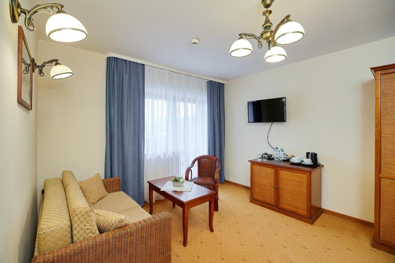 Hotel Burkaty Бялка-Татшаньска Экстерьер фото