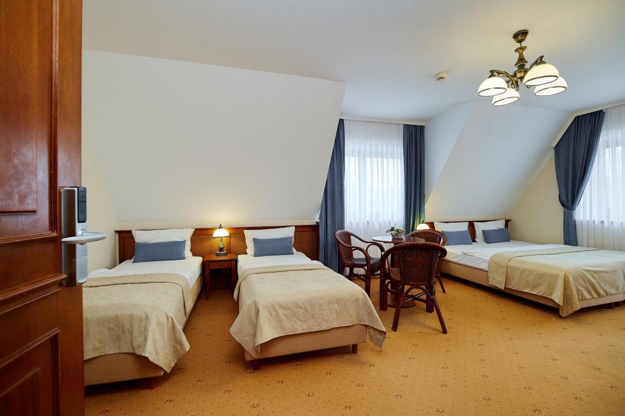 Hotel Burkaty Бялка-Татшаньска Экстерьер фото